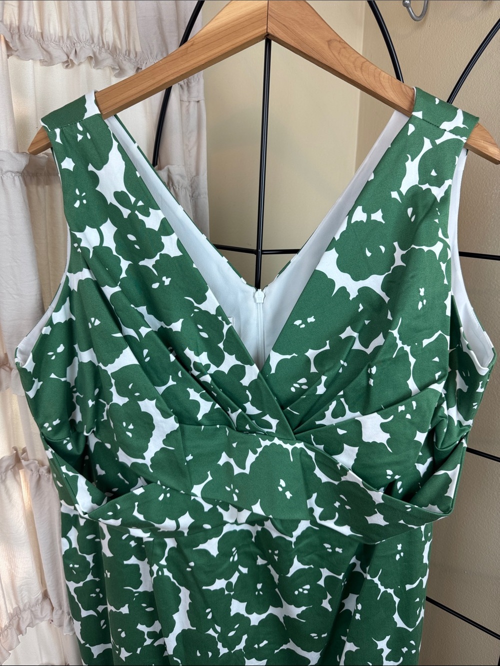Donna Ricco Green and White Floral Sheath Dress Back Zip Women's 18W EUC - Picture 2 of 8